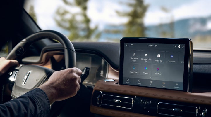 The center touchscreen of a Lincoln Aviator® SUV is shown | Stivers Lincoln in Waukee IA