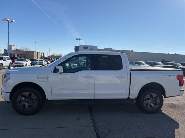 2023 Ford F-150 Lightning Base
