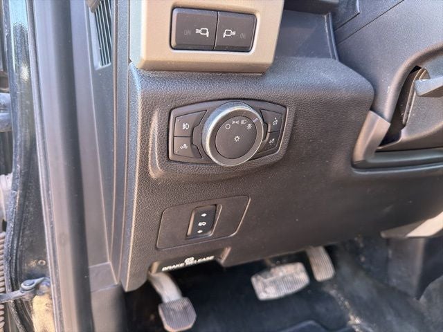 2017 Ford F-350SD Lariat DRW