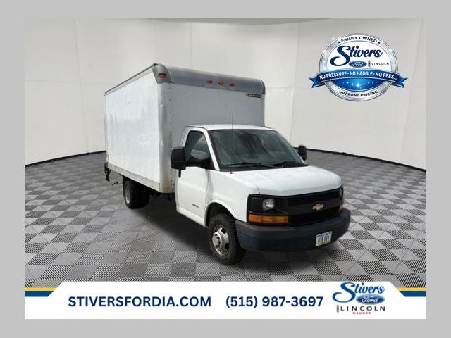 2013 Chevrolet Express 4500 Base Cutaway