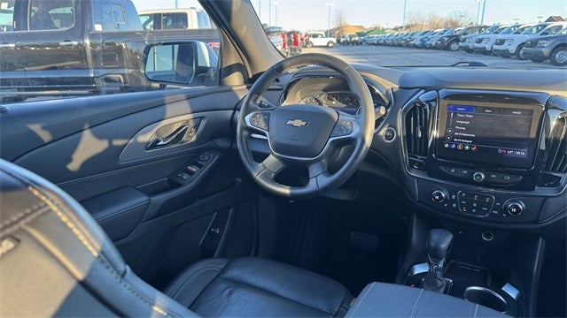 2023 Chevrolet Traverse LT Leather