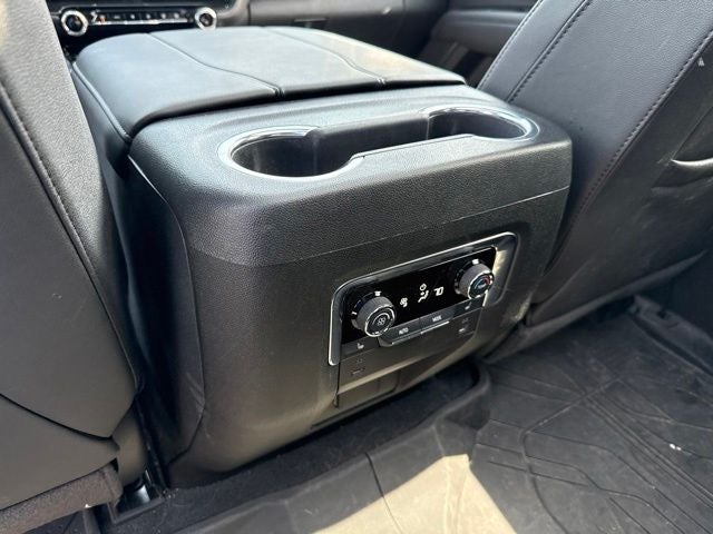 2025 Chevrolet Suburban LT