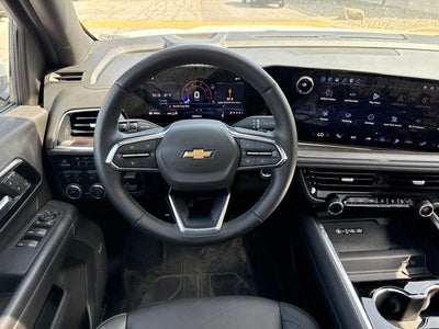 2025 Chevrolet Suburban LT