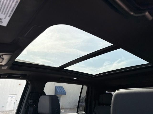 2025 Chevrolet Suburban LT