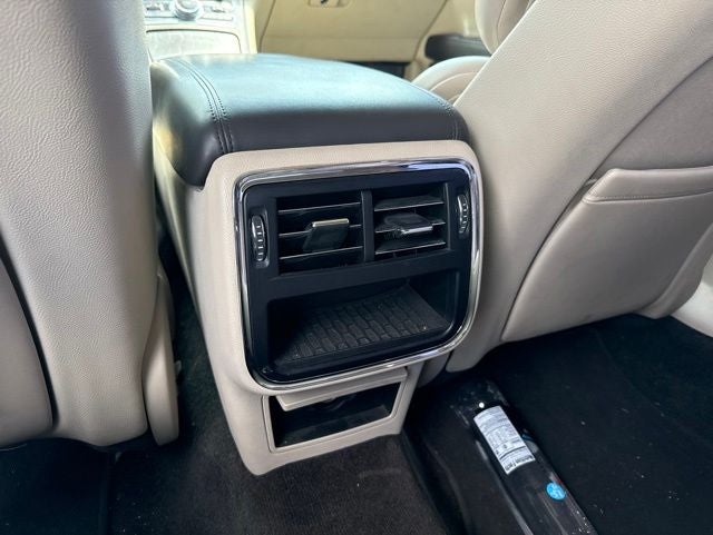 2017 Lincoln Continental Premiere