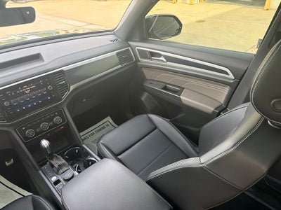 2023 Volkswagen Atlas Cross Sport 2.0T SEL R-Line