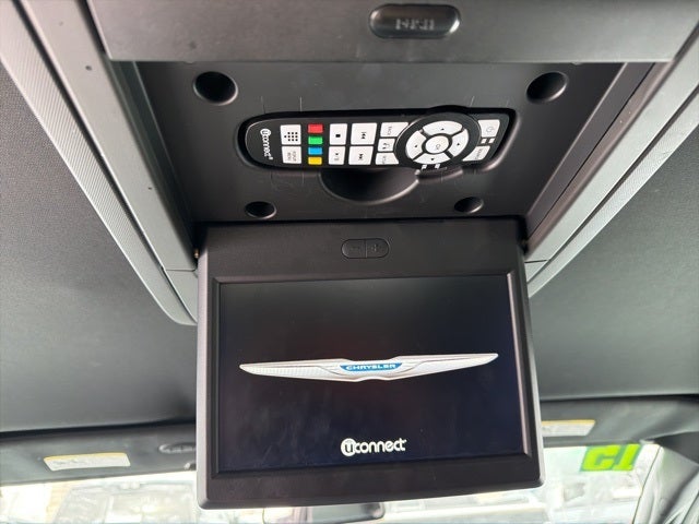 2015 Chrysler Town & Country S