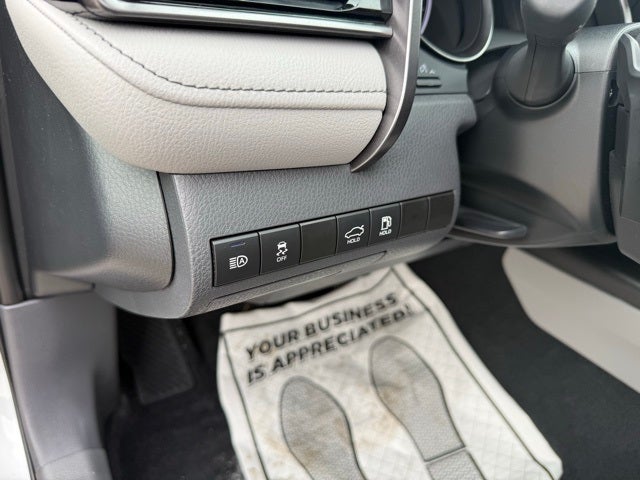 2024 Toyota Camry Hybrid SE