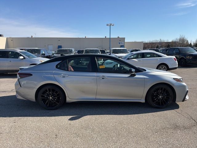 2022 Toyota Camry Hybrid XSE