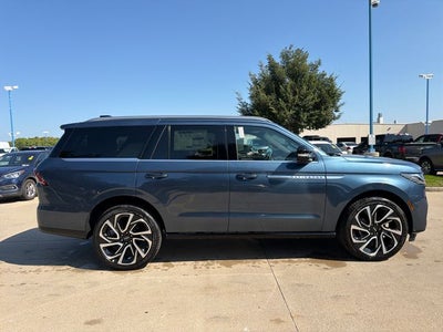 2027 Lincoln Navigator Reserve