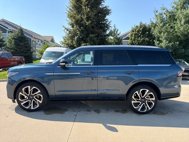 2027 Lincoln Navigator Reserve