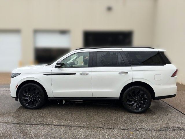 2027 Lincoln Navigator Reserve