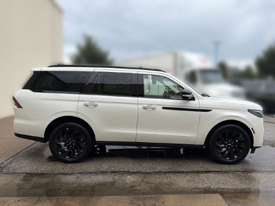2027 Lincoln Navigator Reserve