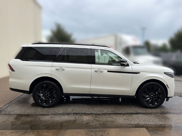 2027 Lincoln Navigator Reserve