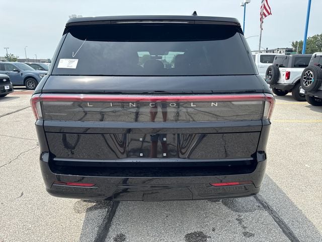 2027 Lincoln Navigator Reserve