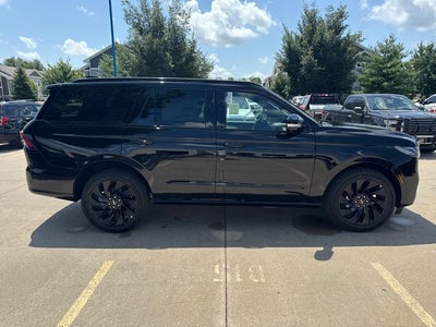 2027 Lincoln Navigator Reserve