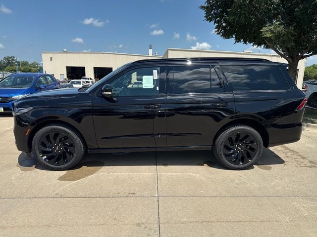 2027 Lincoln Navigator Reserve