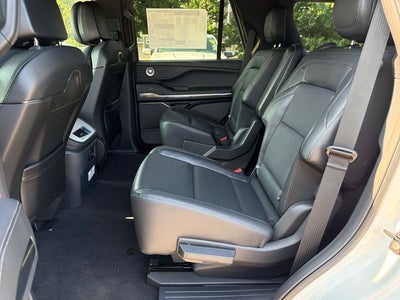 2027 Lincoln Navigator Reserve