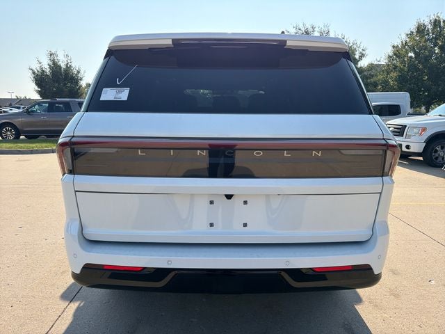 2027 Lincoln Navigator Reserve