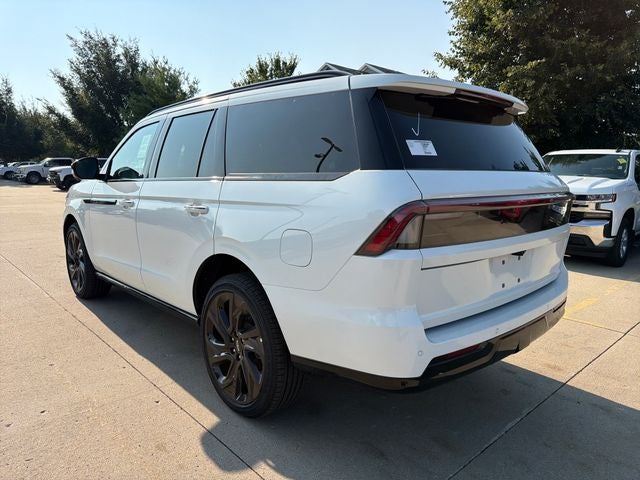 2027 Lincoln Navigator Reserve