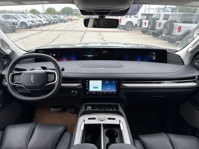 2027 Lincoln Navigator L Reserve