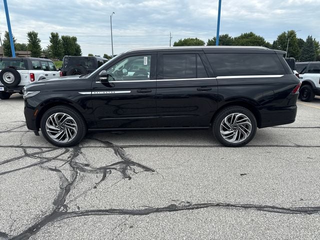 2027 Lincoln Navigator L Reserve