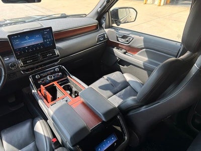 2023 Lincoln Navigator L Reserve