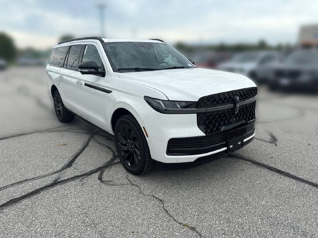 2027 Lincoln Navigator L Reserve