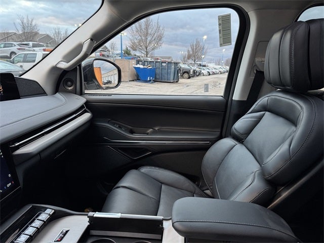 2025 Lincoln Navigator L Reserve