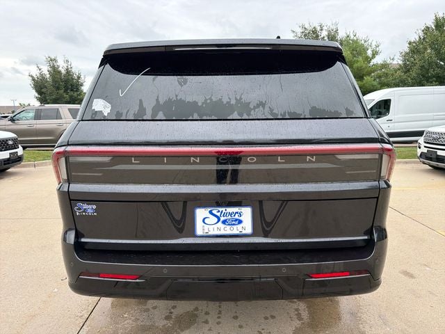 2027 Lincoln Navigator L Reserve