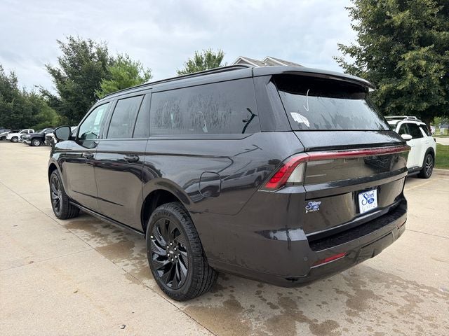 2027 Lincoln Navigator L Reserve
