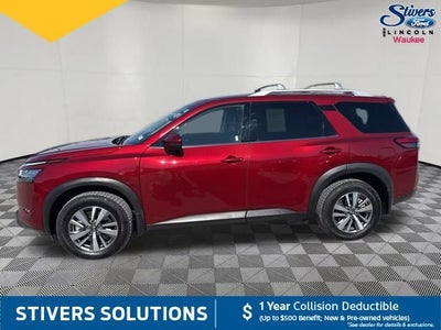 2022 Nissan Pathfinder SL