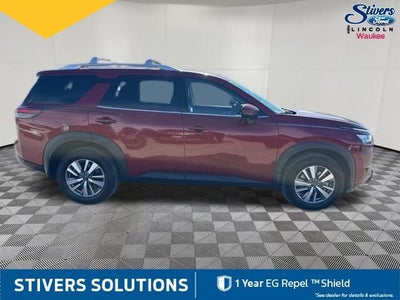 2022 Nissan Pathfinder SL