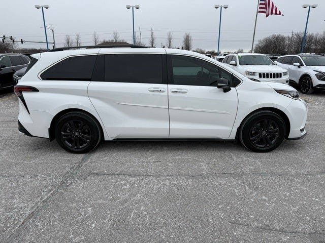 2024 Toyota Sienna XSE 7 Passenger