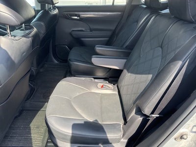 2022 Toyota Highlander Platinum
