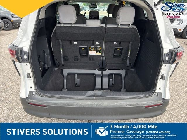 2026 Toyota Sienna LE 8 Passenger