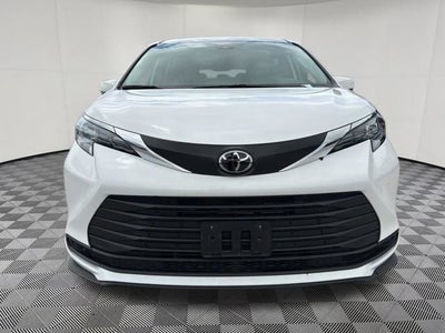 2026 Toyota Sienna LE 8 Passenger