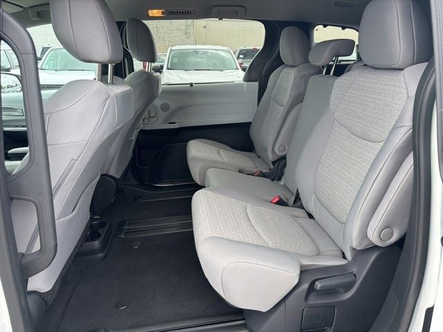 2026 Toyota Sienna LE 8 Passenger
