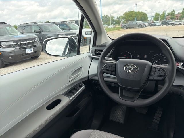2026 Toyota Sienna LE 8 Passenger