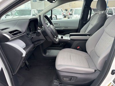 2026 Toyota Sienna LE 8 Passenger