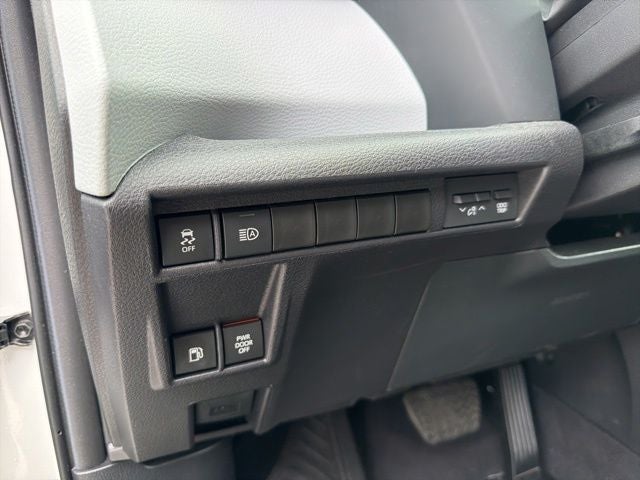 2026 Toyota Sienna LE 8 Passenger