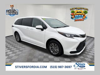 2026 Toyota Sienna LE 8 Passenger
