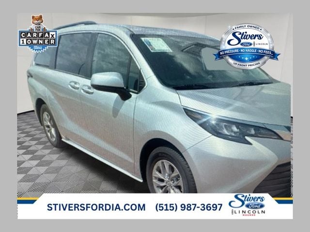 2025 Toyota Sienna XLE 8 Passenger