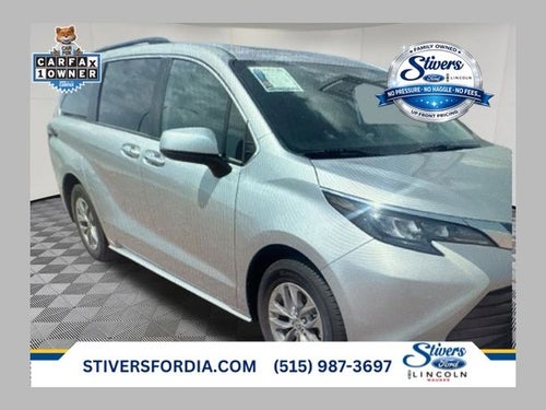 2025 Toyota Sienna XLE 8 Passenger