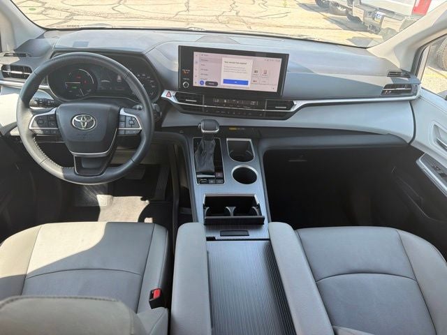 2025 Toyota Sienna XLE 8 Passenger