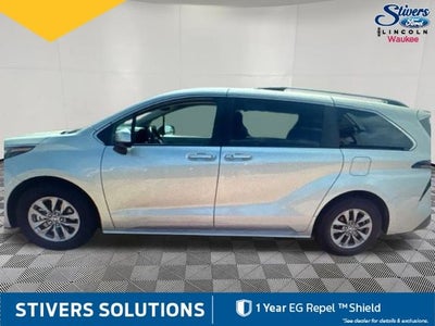 2025 Toyota Sienna XLE 8 Passenger