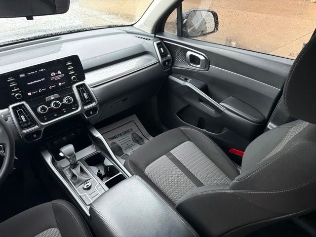 2023 Kia Sorento LX