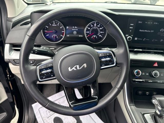 2024 Kia Carnival LX