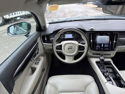 2018 Volvo S90 T5 Momentum