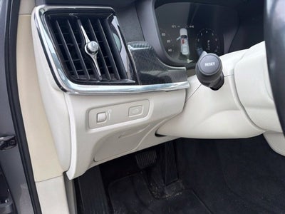 2018 Volvo S90 T5 Momentum